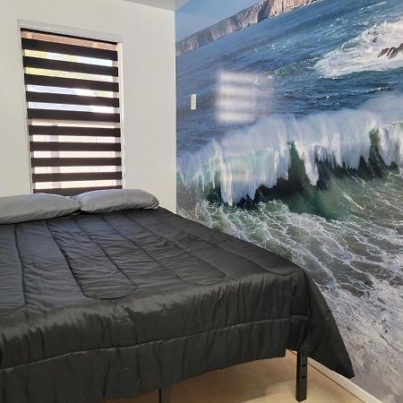 Orangewood & 51Ave Homestay - Not A Hotel 格伦代尔 外观 照片
